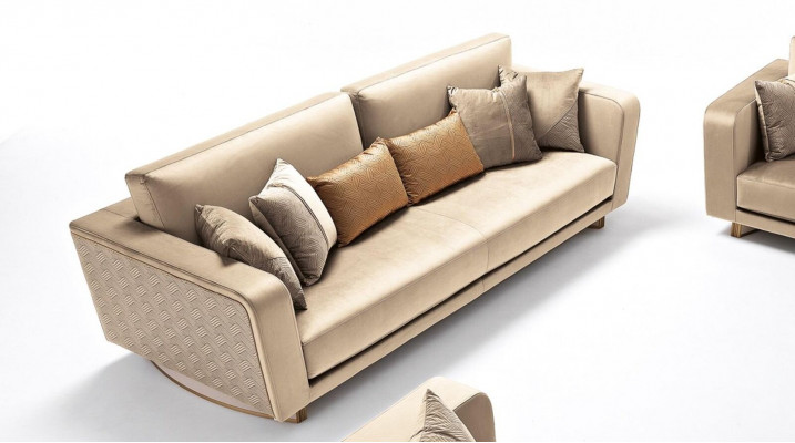 Designer třímístná pohovka s moderním designem do obývacího pokoje