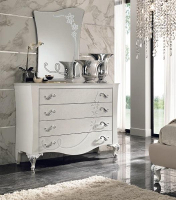 Sada komody s zrcadlem z dreva v moderním stylu do ložnice