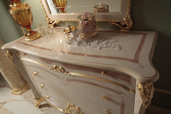 Design Kommode Möbel Sideboard Klassische Einrichtung Schlafzimmer Schrank -> Návrh komody Nábytek Sideboard Klasické zařízení Šatní skříň ve spánkovně