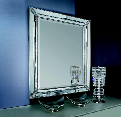 Klasické zrcadlo na zeď s dřevěným rámem v antickém stylu, zrcadlo v barokním stylu, nový italský nábytek