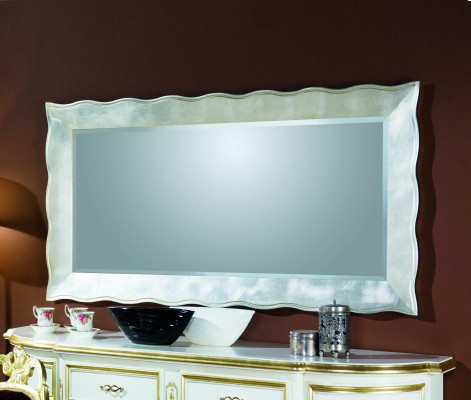 Klasické velké zrcadlo na zdi zrcadlo s rámem z dřeva šatní věšák rokoko