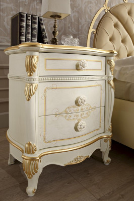 Noční stolek Nábytek Masiv Italské konzoly Design Dohledávací stůl Stoly