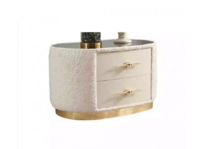 Moderní noční stolek v bílém designu, nový nábytek pro vaší ložnici.