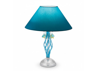 Stolní lampa v antickém stylu se šustěnými lampami a krystaly.