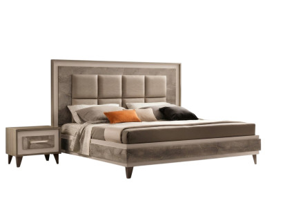 Schlafzimmer 3 tlg. Set Bett 2x Nachttisch Konsole Betten Hotel arredoclassic