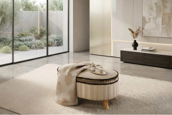 Design Polster Hocker Fußhocker Ottomane Sitz Chaise Gepolstert Pufa Sitzbänke