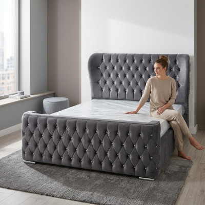 Chesterfield Hotel Double Leather Bed Bedroom Upholstery Luxury Beds 160x200cm.