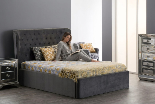 Chesterfield Design Bett 180x200cm Graue Schlafzimmer Betten Hotel Polster Luxus