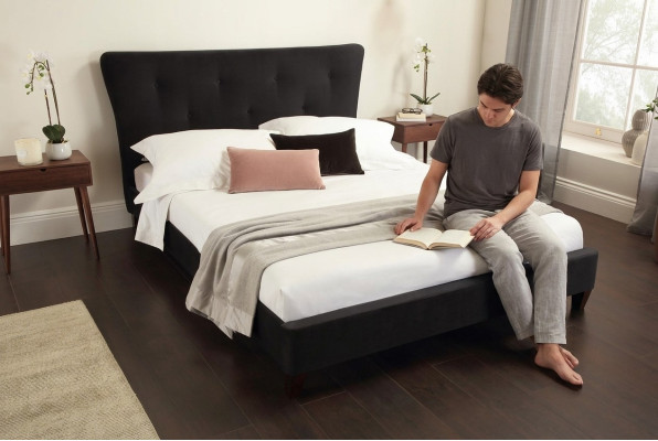 Chesterfield Hotel Doppel Leder Bett Schlafzimmer Polster Luxus Betten 140x200cm