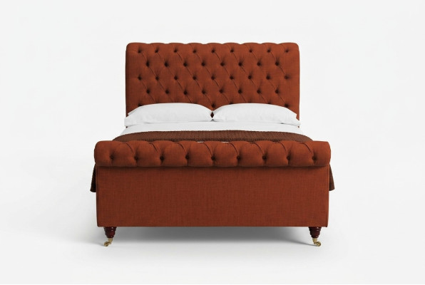 Červená postel Chesterfield, stylová manželská postel Chesterfield, designový nábytek.