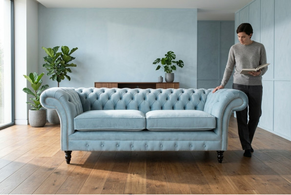 Hellblauer Moderner Chesterfield Dreisitzer Wohnzimmer Luxus Couch