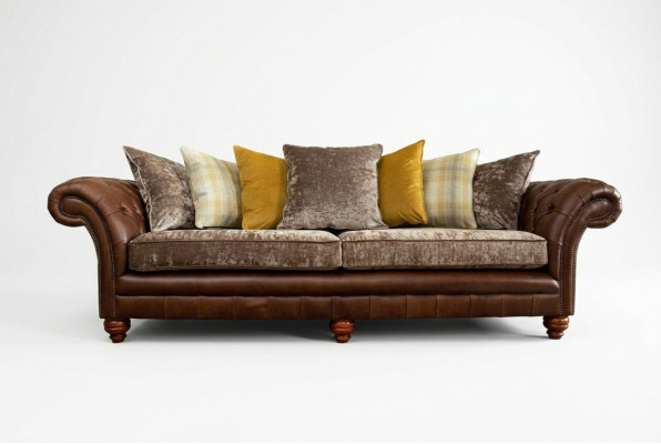 Klassische Chesterfield Sofa 4 Sitzer Sofas Couchen Leder Braun Design Polster