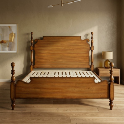 Nostalgie-Bett aus Echtholz mit kunstvollen gedrechselten Elementen