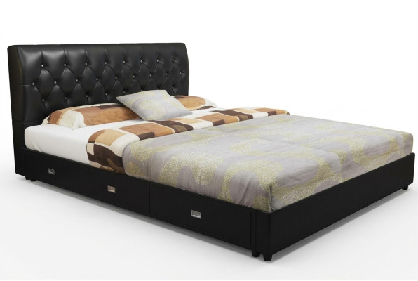 Chesterfield designová postel ložnice textilie kůže polstrování italská.