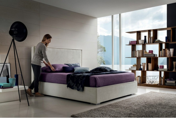 Postel 180x200 ložnice manželská lůžka luxusní hotelová postel dvoulůžko design dřevo moderní.