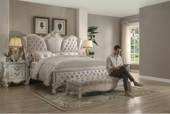 Klassisches Bett Doppelbett Bett Design 2x Nachttische Holz Betten Neu