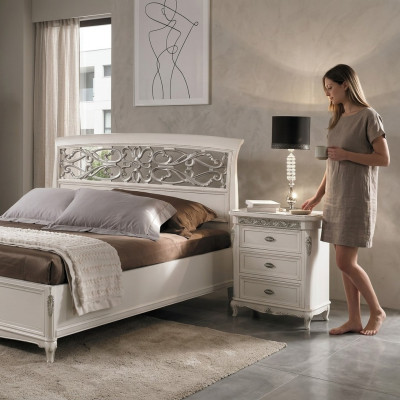 Noční stolek se třemi šuplíky - designová dřevěná skříňka Vaccari cav giovanni Nový