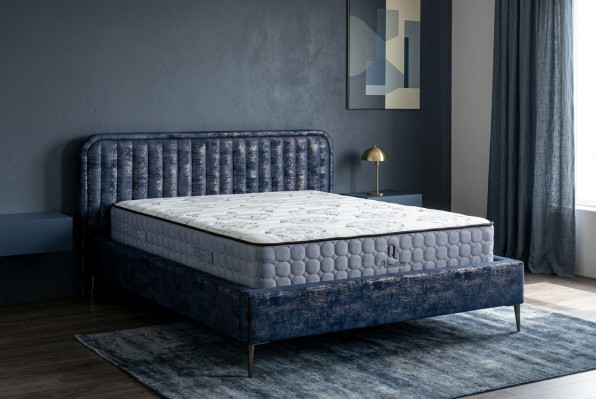 Postel Modrá Manželská Postel Ložnice Dřevo Nábytek Design Elegantní Potah Látka Nový