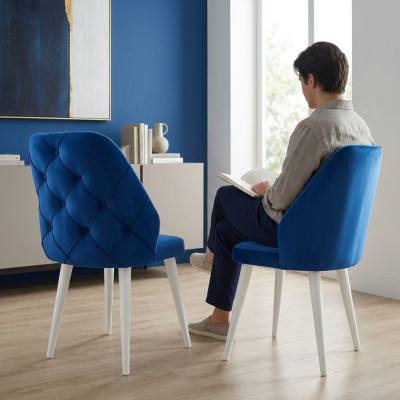Hölzerne gepolsterte Stuhl blau zurück Chesterfield auf weißen Beinen Esszimmer