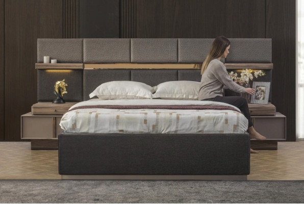 Komplette Schlafzimmer Doppelbett Set 3tlg Bett Nachttische Grau Stoff