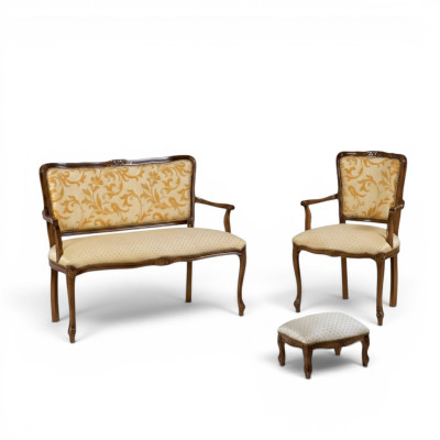Stilvolle Klassische Design Sitzgarnitur Polstermöbel Designe Sitzbank Hocker Stühle