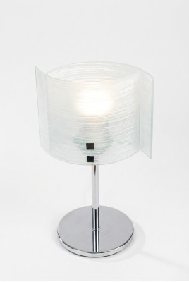 Moderní stolní lampa s křišťálovým lustrním osvětlením pro obývací pokoj.
