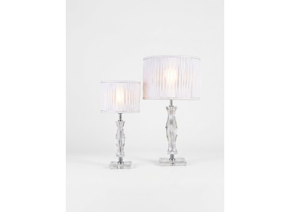Klasická bílá stolní lampa s křišťálovým osvětlením
