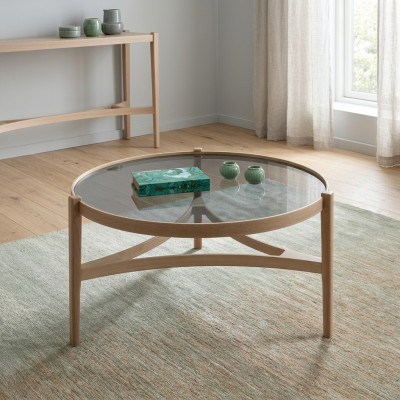 Moderní nábytek do obývacího pokoje, designérský luxusní kulatý stůl na kávu.