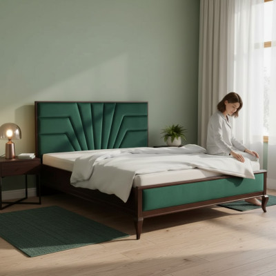 Luxusní manželská postel v hotelu, ložnice designové dřevěné nábytky