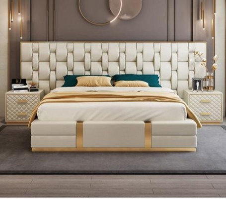 Luxusní designové polštáře na postel Béžové luxusní hotelové dvoulůžkové postele Nové
