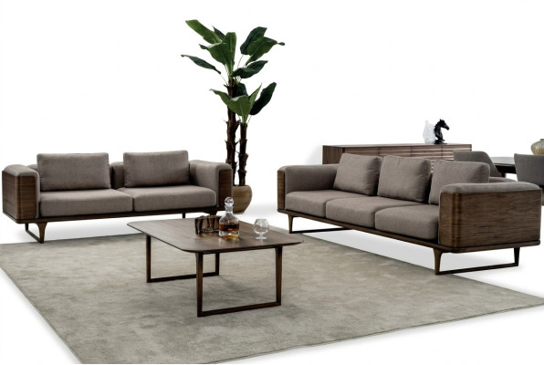 Designen Wohnzimmer Set 2x Sofas mit Couchtisch Luxus Holz mit Textil