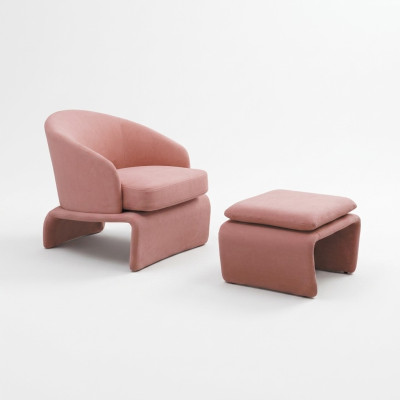 Set křesel a polštáře Club Lounge v růžovém provedení látky v moderním stylu obývacího pokoje.