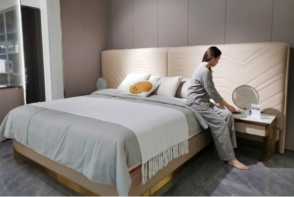 Elegantní manželská postel luxusní ložnice postel stylová postel