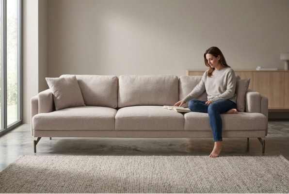Elegantes beige 3-Sitzer Sofa aus Textil im modernen Design
