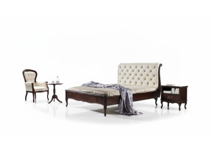 Chesterfield postel manželská postel z pravé kůže s možností polštářů Swarovski.
