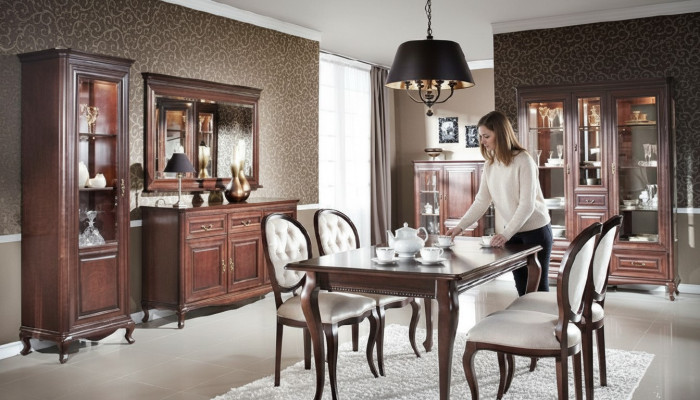 Luxuriöse Essgarnitur für das Wohnzimmer im einzigartigen italienischen Stil