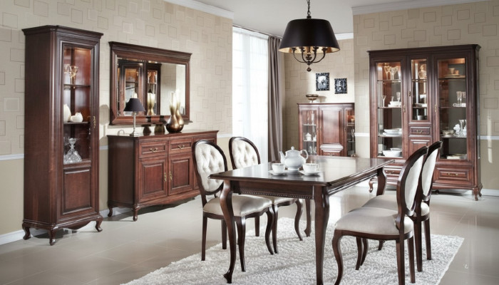 Luxuriöse Essgarnitur für das Wohnzimmer im einzigartigen italienischen Stil